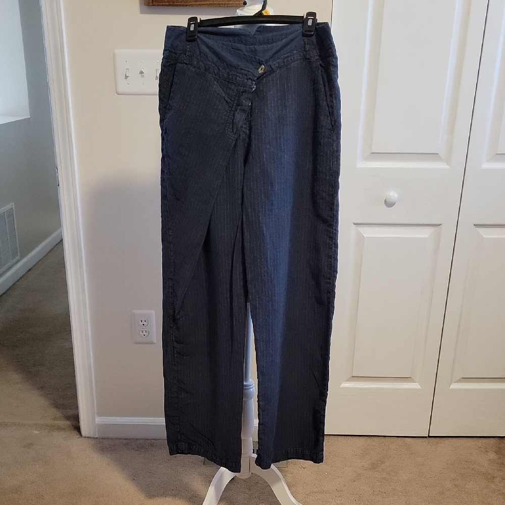 Blue Wide Leg Pants with Classic Silhouette